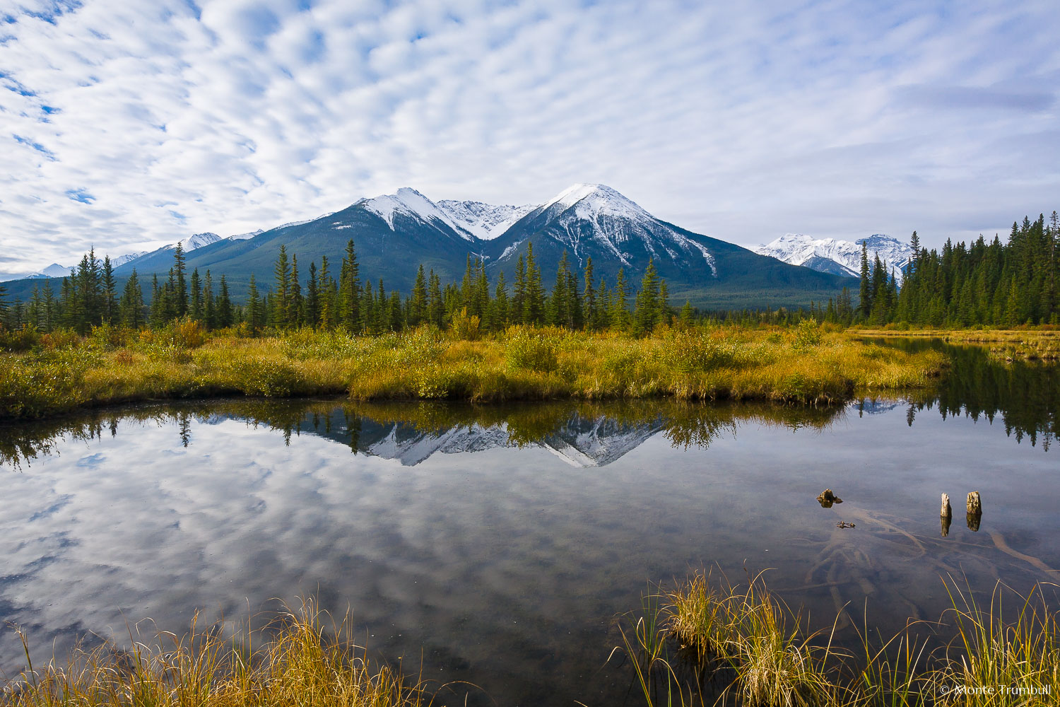MT-20060918-103743-0060-Canada-Banff-National-Park-Vermillion-Lakes-sunrise-fall-color.jpg