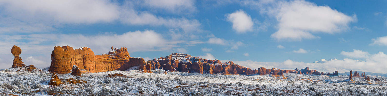 MT-20071212-125024-0034-Pano7-Utah-Arches-National-Park-Balanced-Rock-snow-panorama.jpg