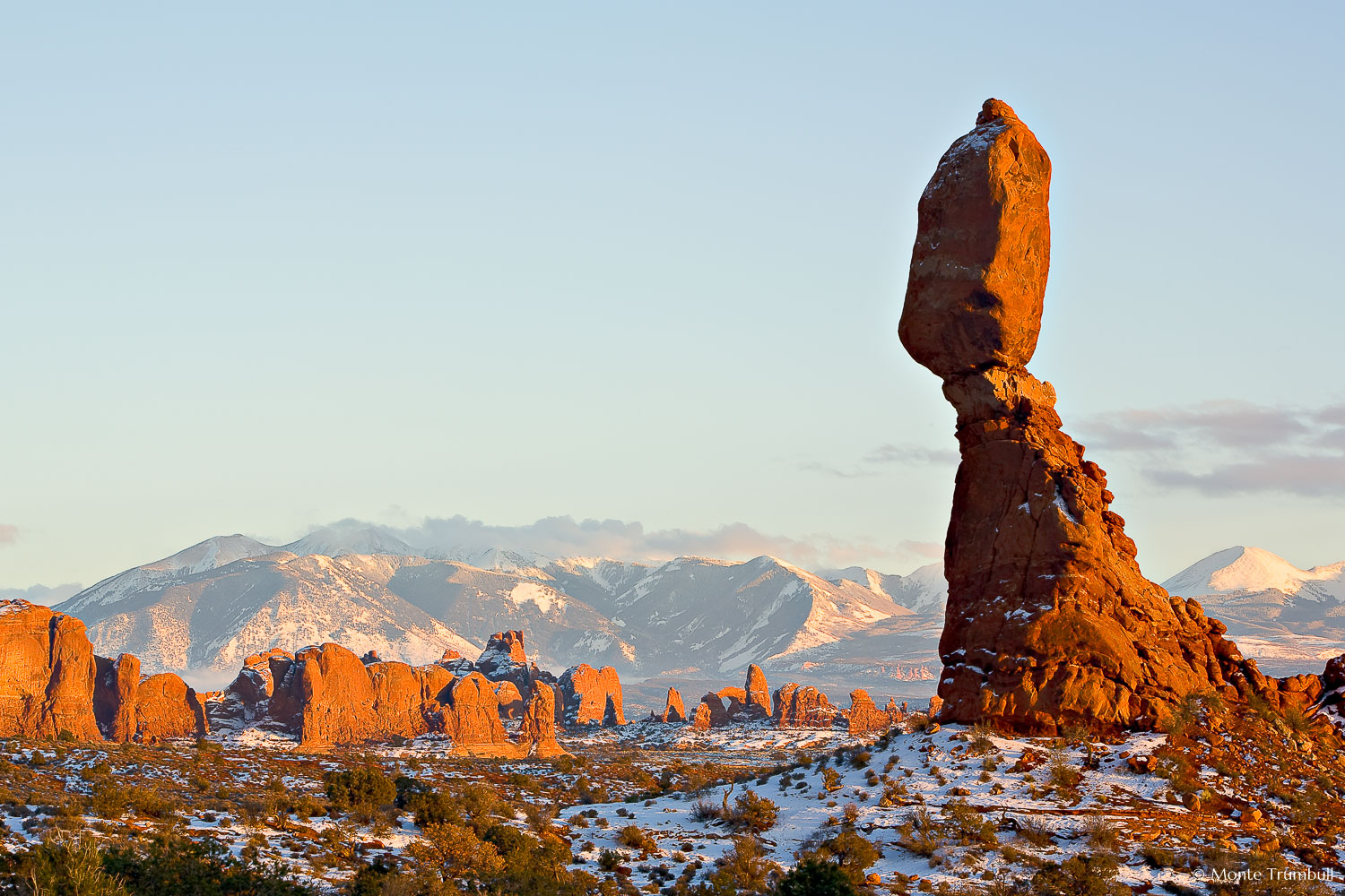 MT-20080125-171912-0020-Edit-Utah-Arches-National-Park-Balanced-Rock-snow-sunset.jpg