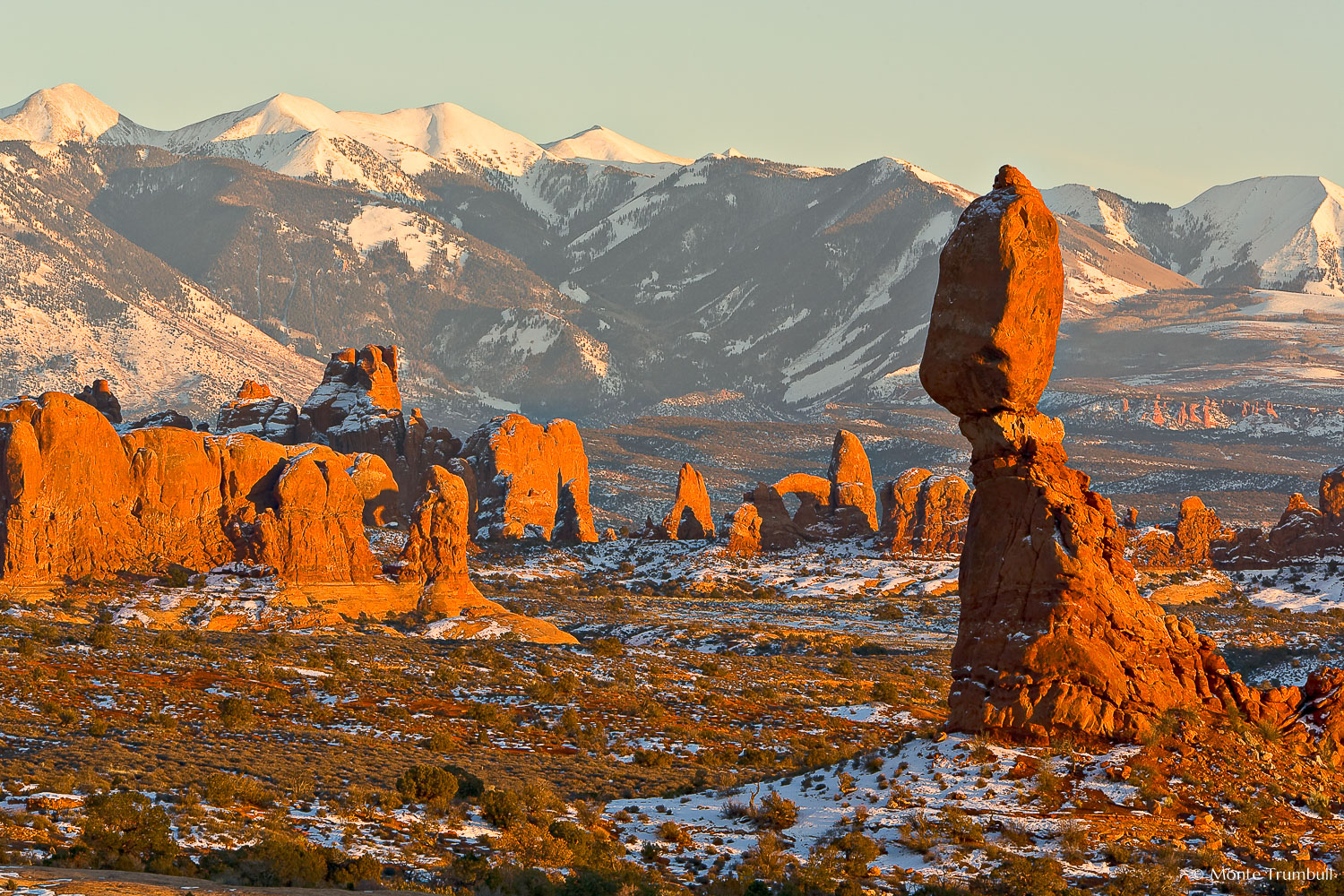 MT-20080126-172051-0175-Edit-Utah-Arches-National-Park-Balanced-Rock-snow-sunset.jpg