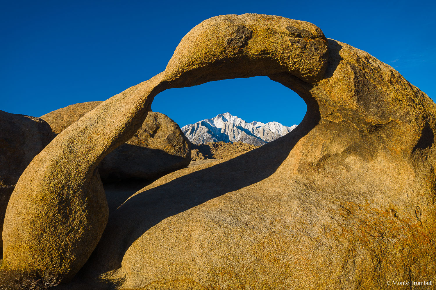 MT-20090305-071921-0015-California-Alabama-Hills-Mobius-Arch-Mt-Whitney.jpg