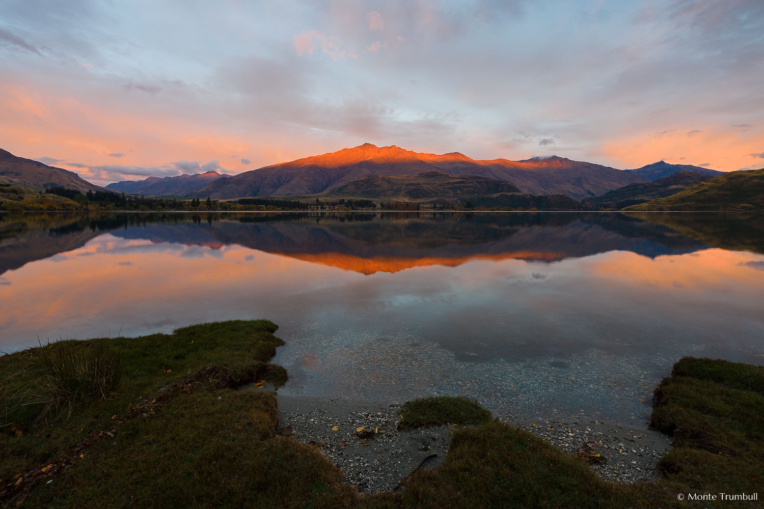 MT-20090419-072326-0008-P-Sunrise-Reflection-Lake-Wanaka-New-Zealand.jpg