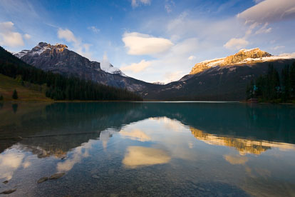 MT-20060921-201806-0117-Canada-Yoho-National-Park-Emerald-Lake-reflection-sunset-clouds.jpg