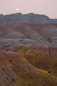 MT-20070816-061848-0005-Edit-South-Dakota-Badlands-National-Park-sunrise-haze.jpg