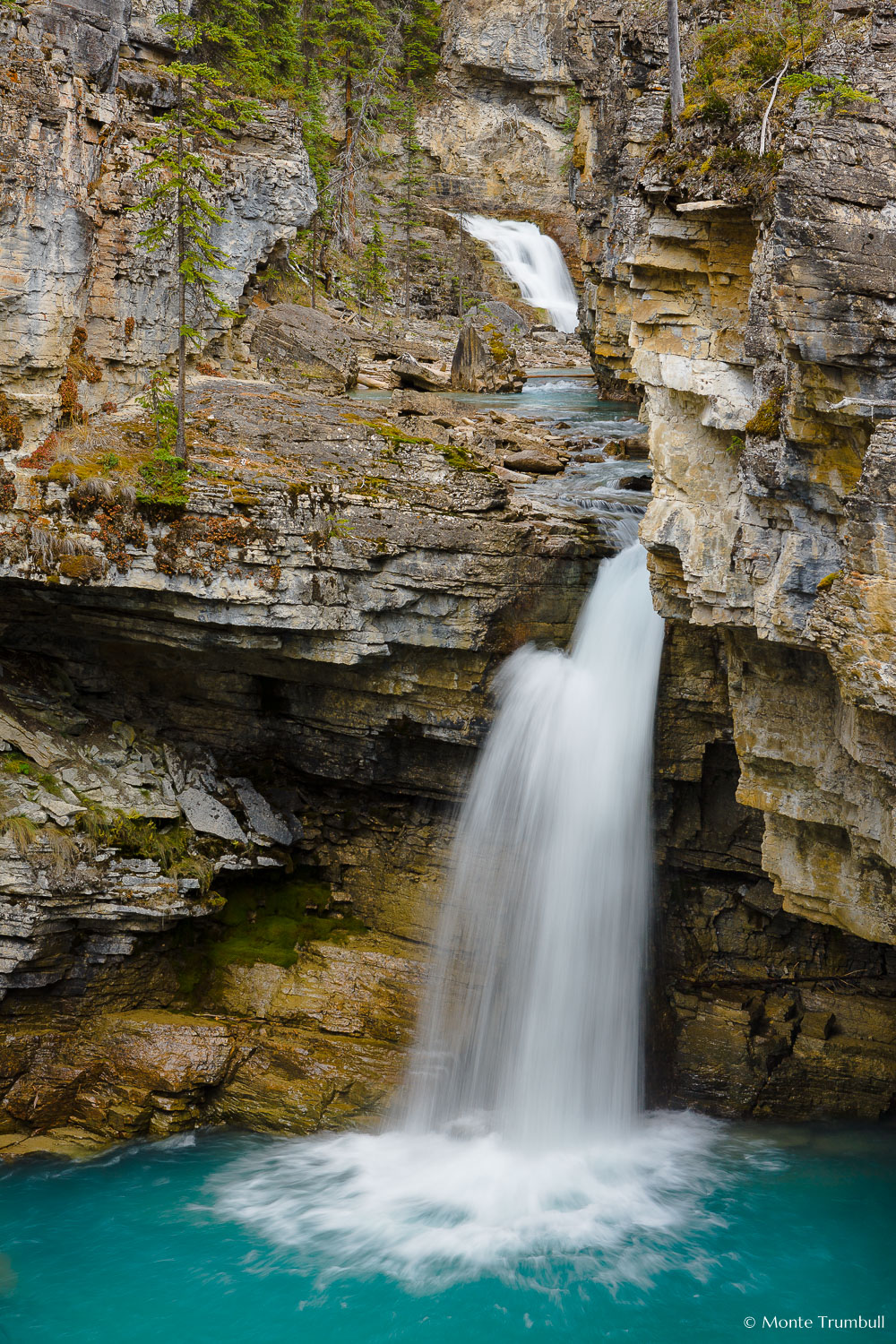 MT-20091001-150649-0215-Canada-Jasper-National-Park-Beauty-Creek-water-falls.jpg