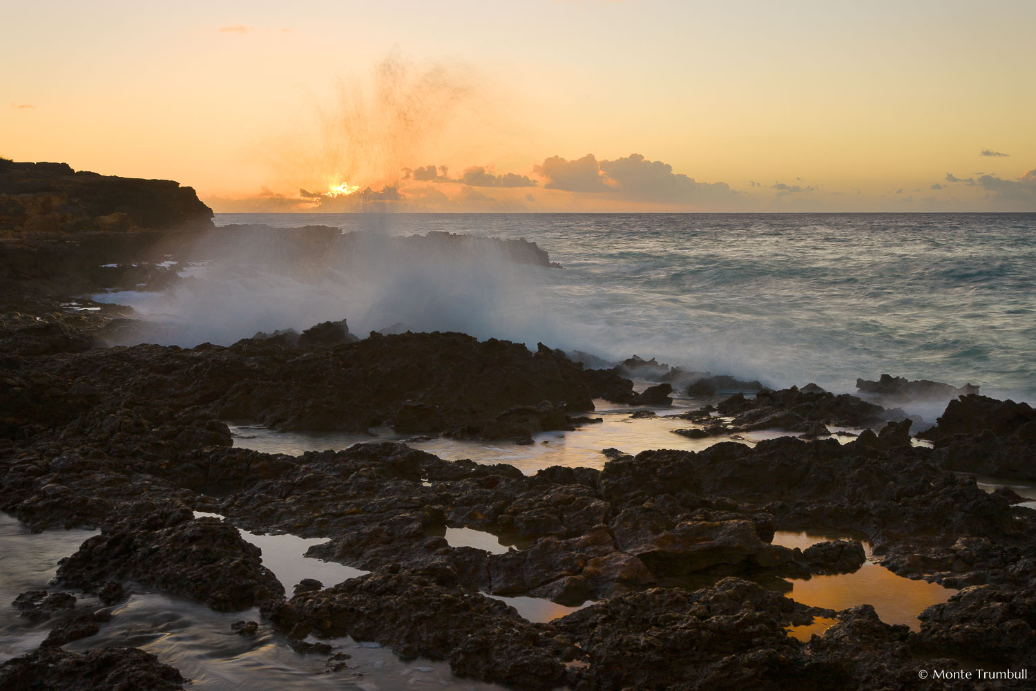 MT-20090202-180408-Anguilla-Blolly-Ham-Bay-sunset-wave.jpg