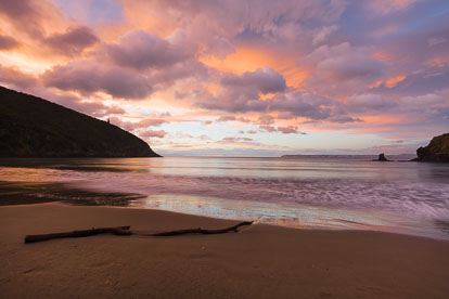 MT-20090426-065950-0014-New-Zealand-South-Island-Whites-Bay-sunrise-pastel.jpg