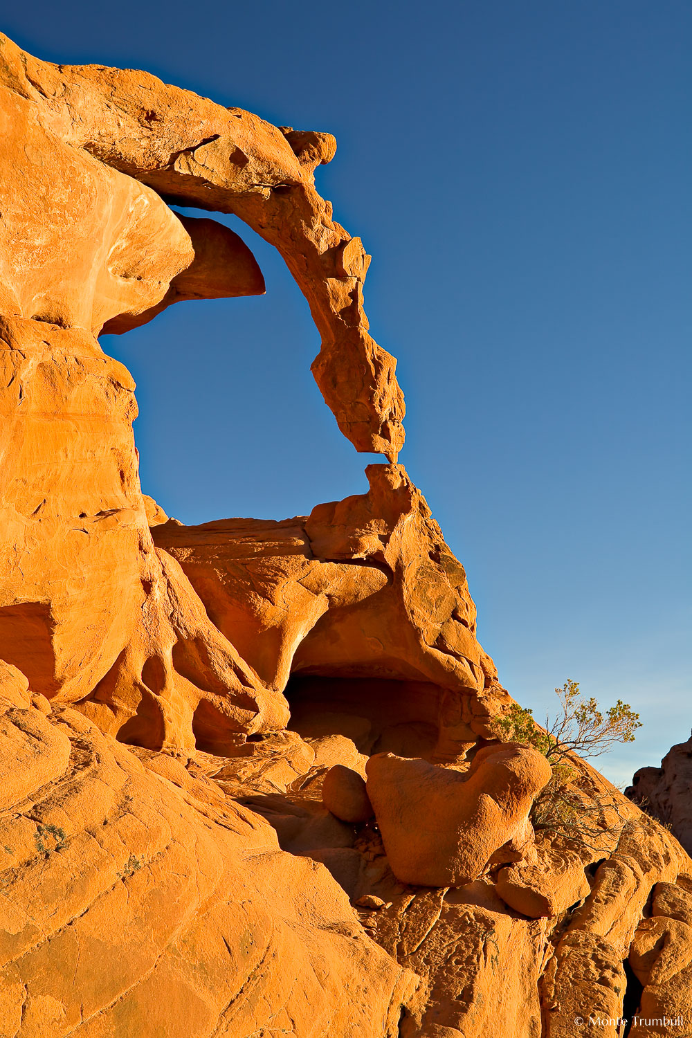 MT-20080131-160218-Nevada-Valley-of-Fire-State-Park-Ephemeral-Arch.jpg