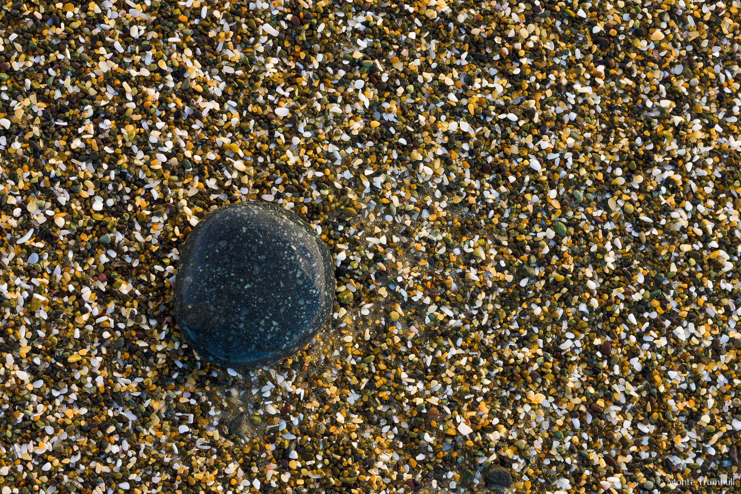 MT-20090414-082116-0040-New-Zealand-South-Island-Taramea-Bay-pebble-on-beach.jpg