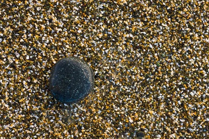 MT-20090414-082116-0040-New-Zealand-South-Island-Taramea-Bay-pebble-on-beach.jpg