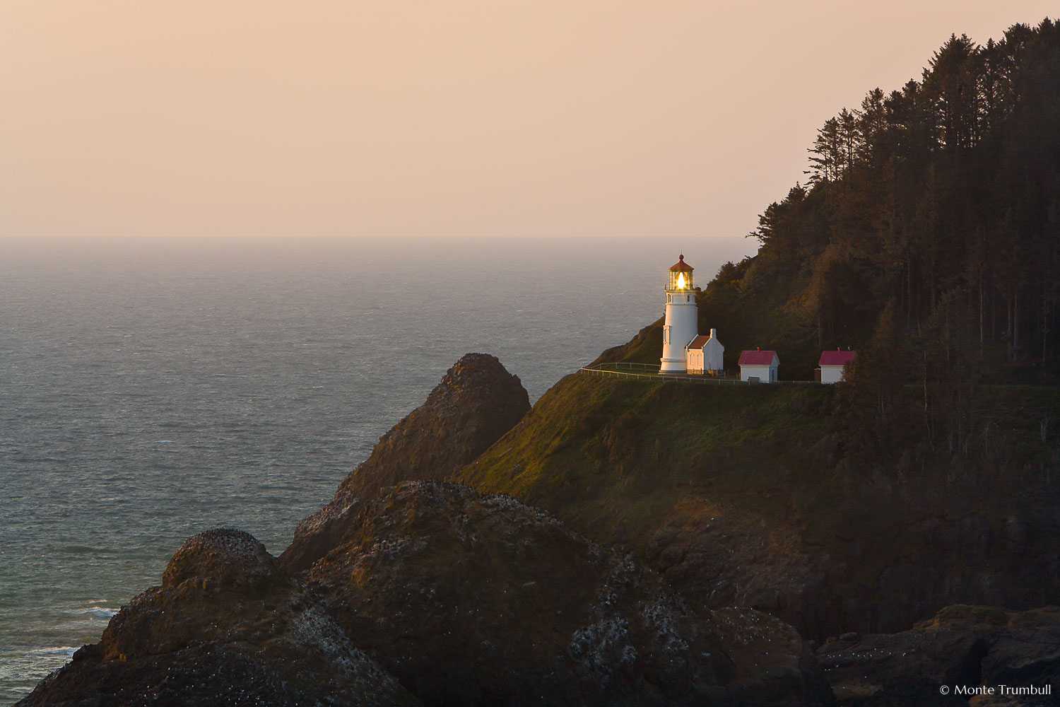 MT-20070510-191018-0125-Edit-Oregon-Hecata-Head-Lighthouse-sunset.jpg