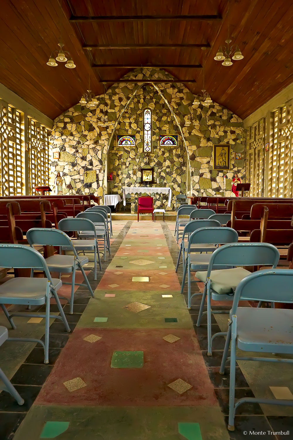 MT-20080221-104117-0067-Edit-Anguilla-St-Gerards-Roman-Catholic-Church-interior.jpg