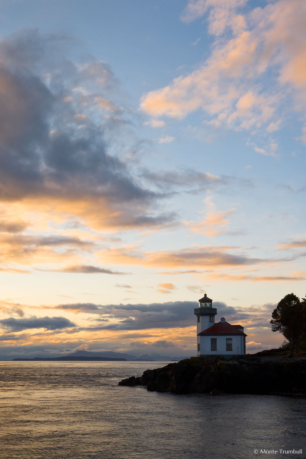 MT-20080408-193250-0019-Edit-Washington-San-Juan-Islands-Lime-Kiln-Lighthouse-sunset.jpg