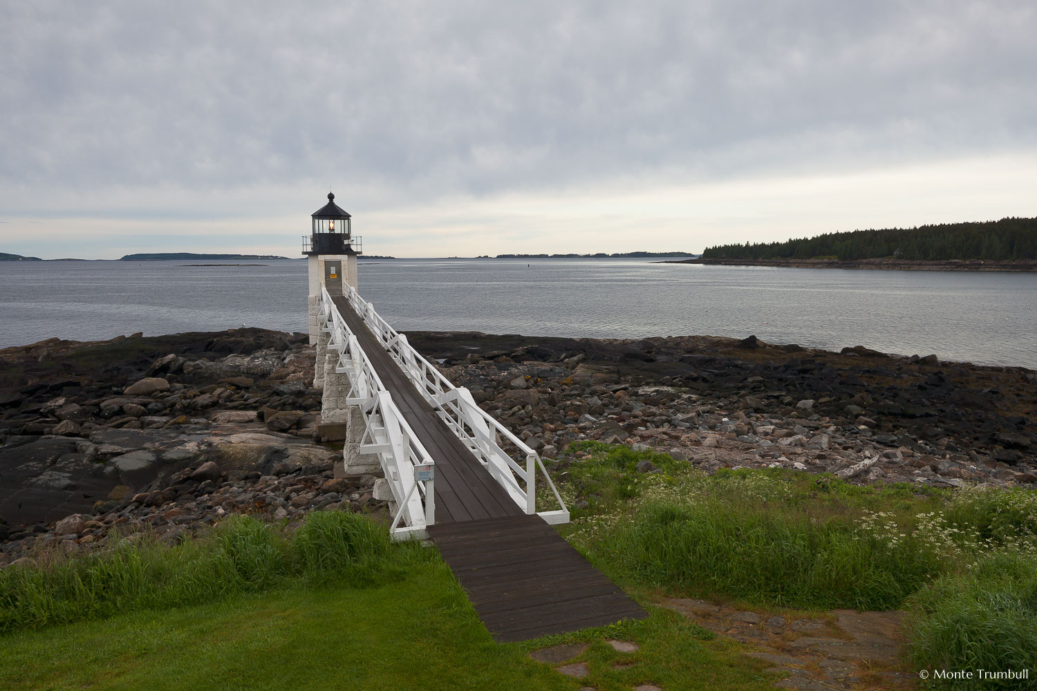 MT-20110615-063858-0033-Maine-Marshall-Point-Light-cloudy-morning.jpg