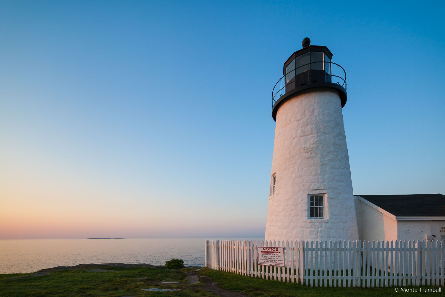 MT-20110616-051204-0011-Maine-Pemaquid-Point-Light-sunrise.jpg