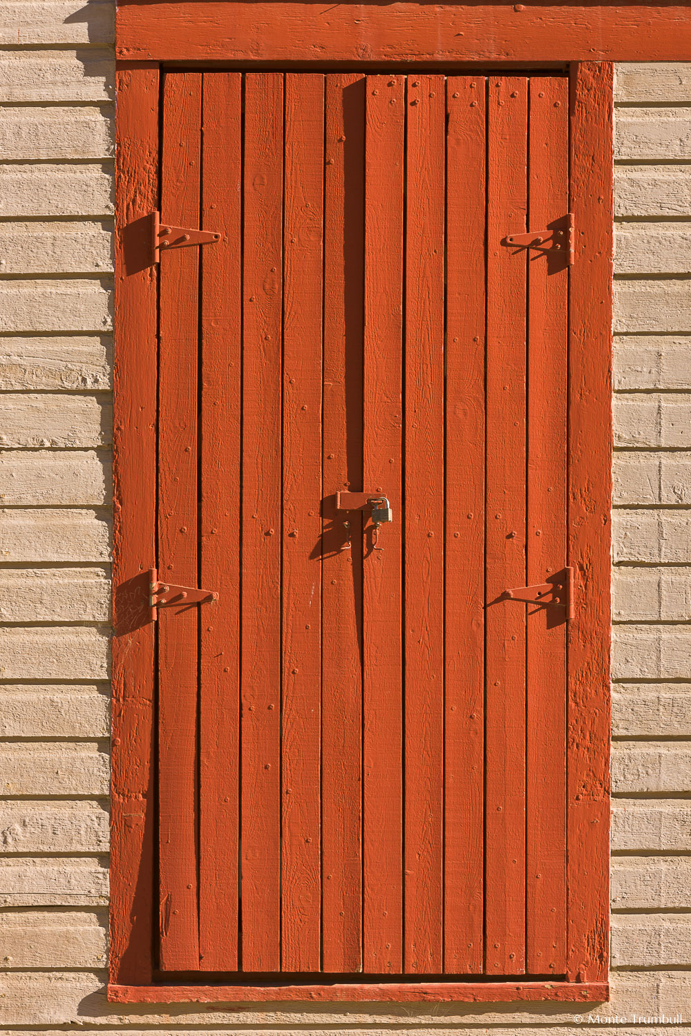 MT-20110820-084118-0096-Colorado-St-Elmo-ghost-town-old-building-windows.jpg