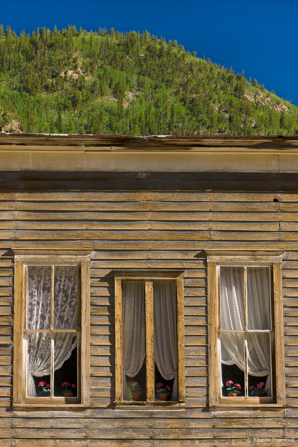 MT-20110820-091830-0110-Colorado-St-Elmo-ghost-town-old-building-windows.jpg