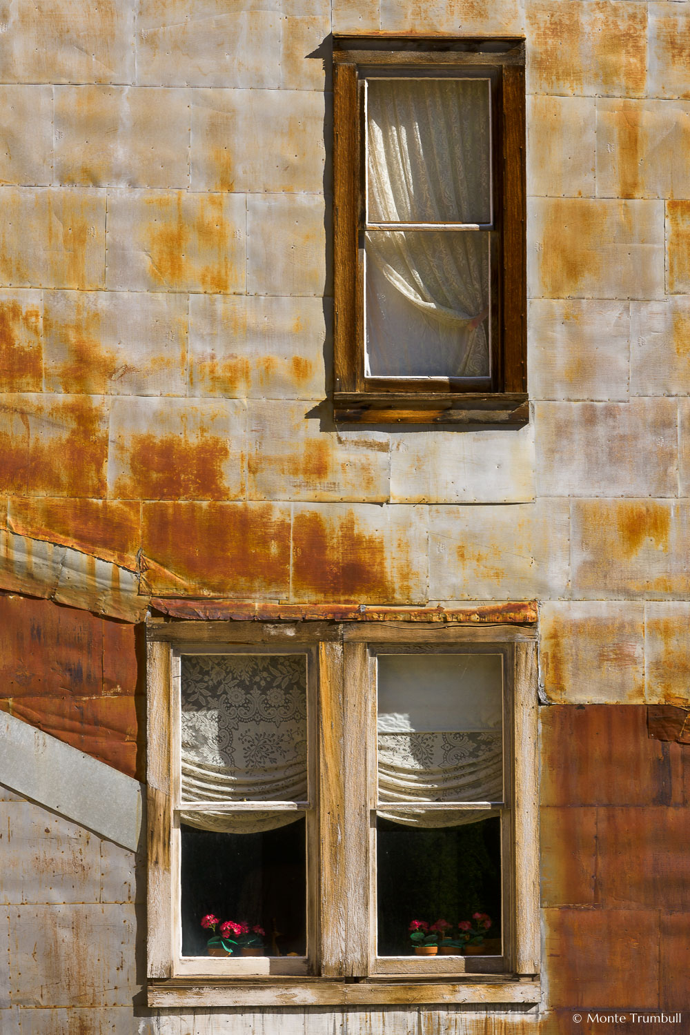 MT-20110820-091911-0111-Colorado-St-Elmo-ghost-town-old-building-windows.jpg