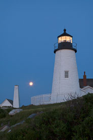 MT-20110616-042906-0001-Maine-Pemaquid-Point-Light-full-moon-moonset.jpg