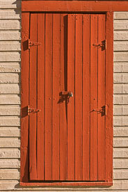 MT-20110820-084118-0096-Colorado-St-Elmo-ghost-town-old-building-windows.jpg